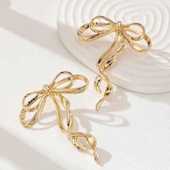 ✨NEW Curly Bow Elegant Gold Bow Earrings - Picture 2 of 3